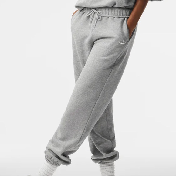 Accolade Sweatpant - Picture 1 of 3
